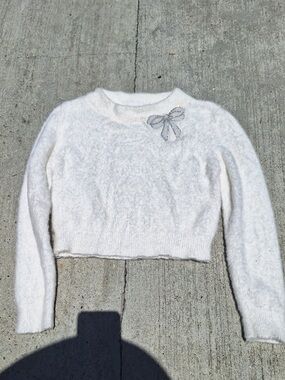 Stella 88 White Fuzzy Cropped Sweater with Bow Detail
